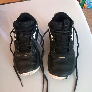 Boys size 4, Under Armour athletic shoes